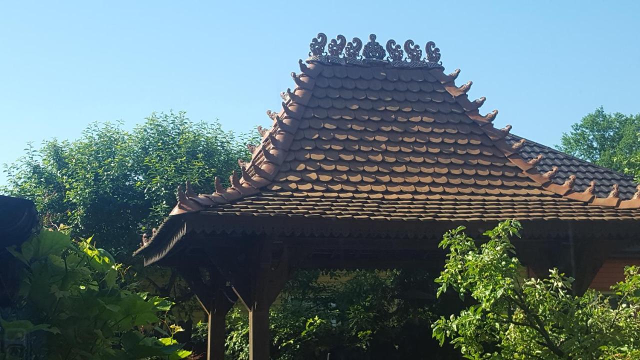 Pas Birute Otel Kaunas Dış mekan fotoğraf
